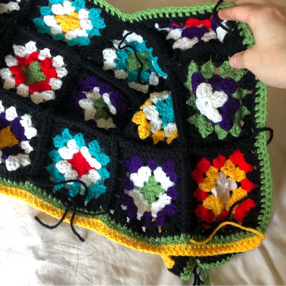 SOLD crocheted granny square crop sweater - Picture 9 of 9